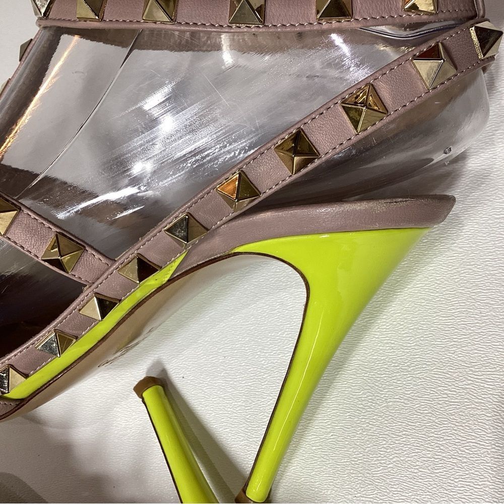 Valentino Garavani Neon Yellow Parent Leather Rockstud Pumps EU Size 37.5 - Picture 16 of 16